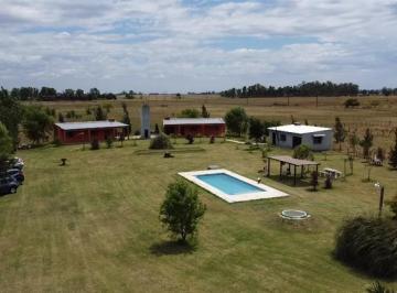 Quinta vacacional · 170m² · 2 Ambientes · Complejo de Cabañas a 300 m Rp2. Chascomus