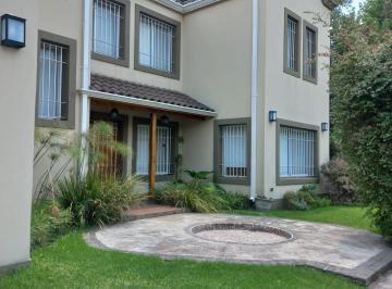 Casa de 5 ambientes, Almirante Brown · Excelente Chalet 3 Habitaciones, Fondo y Cochera, a 400 m de La Estacion!