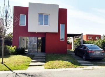 Casa · 125m² · 4 Ambientes · 2 Cocheras · Casa en Venta en El Hornero, Pilar