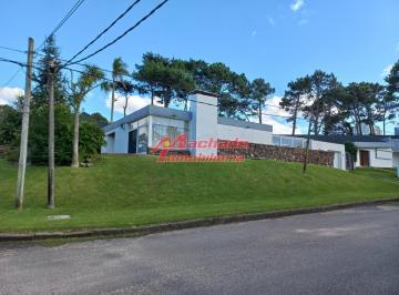 Foto1 · Casa en Venta de 3 Dorm. y Dependencia en Punta del Este