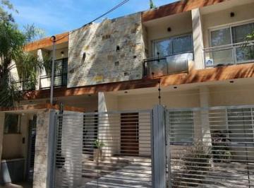 Casa · 100m² · 4 Ambientes · Casa - Barrio Parque Leloir