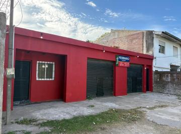 Casa de 6 ambientes, Almirante Brown · 2 Locales y 1 Oficina en Venta
