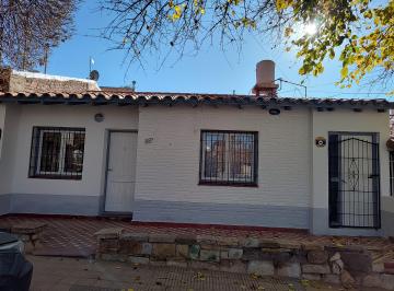 Casa de 8 ambientes, Ciudad de Mendoza · Alquilo Casa en Sexta Sección