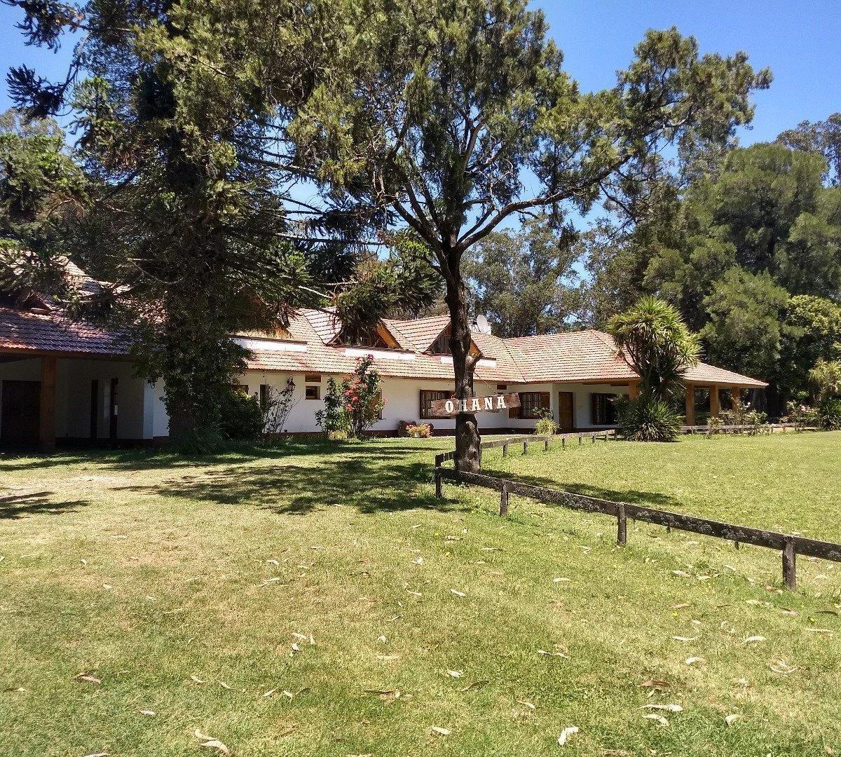 Campo de 67 Has con casco de 1700m², pileta olímpica, quincho y galpón