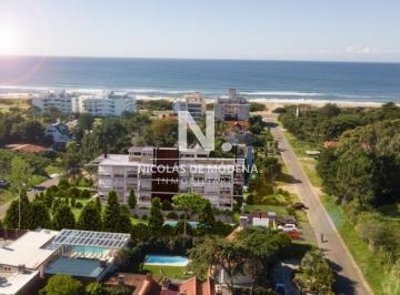Foto1 · Espectacular Apartamento en Venta de 2 Dorm. Frente Al Mar en Brava, Punta del Este.