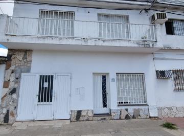 Casa de 8 ambientes, Rosario · Casa en Venta - V. Mercante Al 100, Arroyito, Zona Norte.