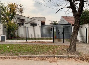 Casa de 5 ambientes, Esteban Echeverría · Casa de 4 Dorm. en Venta - Monte Grande