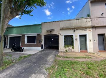 Casa de 5 ambientes, Almirante Brown · PH Frente en Impecable Estado - 4 Dorm. - Cochera - Patio - Terraza - 160 m²