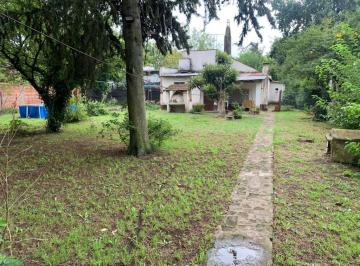 Terreno de 4 ambientes, La Plata · Lote - Terreno con Casa a Reciclar en Venta en Villa Elisa