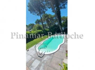 Casa 300m² Alquiler Temporal  · Casa en Alquiler Zona Norte de Pinamar 5 Dorm 5 Baños Quincho y Pileta - 1002