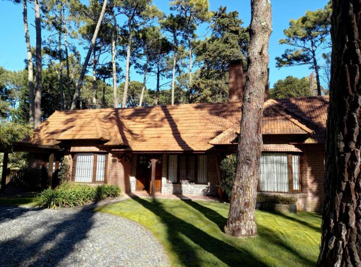 Casa · 150m² · 6 Ambientes · 1 Cochera
