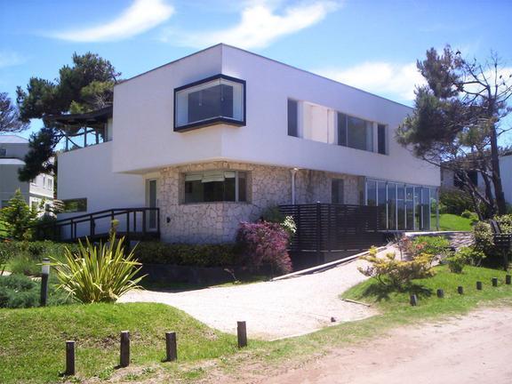 Casa · 200m² · 6 Ambientes
