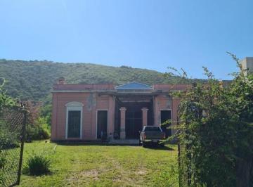 Casa de 12 ambientes, La Calera · La Calera Casona en Venta