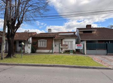 Casa de 4 ambientes, Esteban Echeverría · Chalet 4 Ambientes en Hermosa Zona Residencial - Venta - Monte Grande