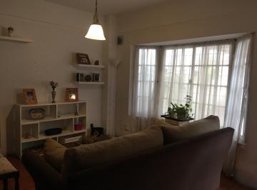 Casa de 5 ambientes, Hurlingham · Amplio Tríplex. pizzurno E/handel y Cto. Bernardi, Parque Quirno.