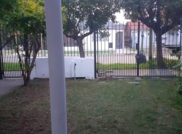 Casa de 4 ambientes, Lomas de Zamora · Hermosa Casa a La Venta Sobre Lote Propio a Dos Cuadras de Parque Barón
