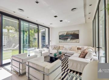 Casa · 550m² · 6 Ambientes · 2 Cocheras · Excelente Casa - Reservada - Zona de Embajadas - Gorostiaga y Malasia