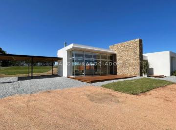 Foto1 · Casa en Venta de 4 Dorm. en Pueblo Mío, Punta del Este.