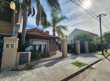 Casa · 160m² · 5 Ambientes · 4 Cocheras · - Rebajado - Chalet con Pileta y Verde en Padua
