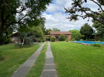 Quinta vacacional · 200m² · 3 Ambientes · 2 Cocheras · Excelente Casa Quinta a La Venta en Adolfo Sourdeaux
