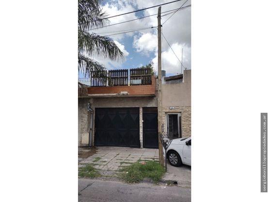 Casa · 220m² · 9 Ambientes · 1 Cochera