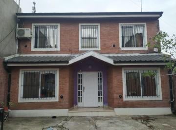 Casa de 5 ambientes, Lomas de Zamora · Casa y Local Ingeniero Budge