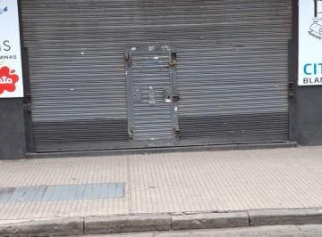 Local comercial , Once · Paso 300. 270 m Aprox