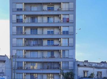 Departamento · 48ha · 2 Ambientes · Excelente Depto 2 Ambientes 4 Piso A. Frente con Balcon. Super Luminoso.