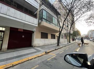 Garage , Almagro · Venta de Cochera en Quito y Av La Plata.
