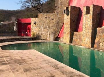 Casa · 790m² · 6 Ambientes · Bernardino Biella 500 - Tres Cerritos