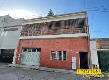 Bodega-Galpón , Villa Lugano · Galpón con Oficinas en Venta - Pje. Málaga Al 5600 - Loiacono Propiedades