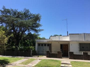 Casa · 145m² · 5 Ambientes · 1 Cochera · Gran Esquina en Venta, Zona Centro Marcos Paz