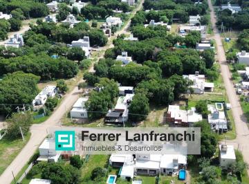 Terreno · 700m² · Lote en Venta en Villa Catalina 700 m²