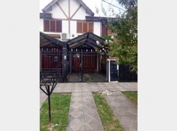 Casa · 75m² · 3 Ambientes · 1 Cochera · Duplex en Venta en Villa Luzuriaga