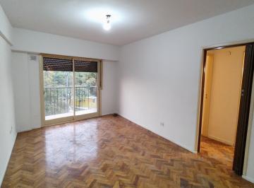 Departamento de 3 ambientes, Constitución · Departamento de 3 Ambientes Frente a Parque España