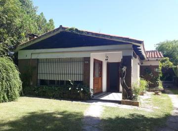 Casa · 150m² · 3 Ambientes · 1 Cochera · Casa 2 Dorm., Pileta, Quincho, Cochera, Fisherton
