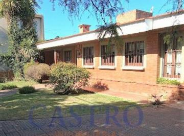 Casa de 7 ambientes, Córdoba · Venta de Casa 3 Dorm en Villa Belgrano