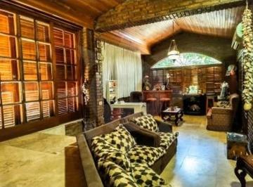 Casa · 289m² · 6 Ambientes · 2 Cocheras · Imponente Propiedad en Venta en Guadalupe