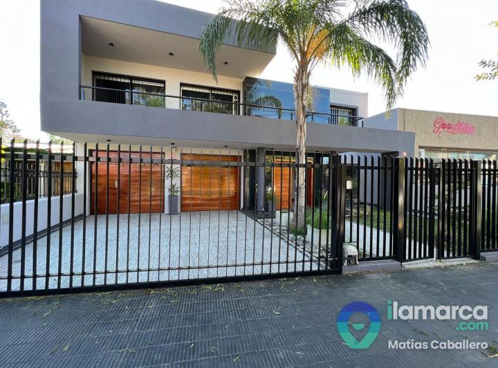Casa · 385m² · 6 Dormitorios · 4 Cocheras