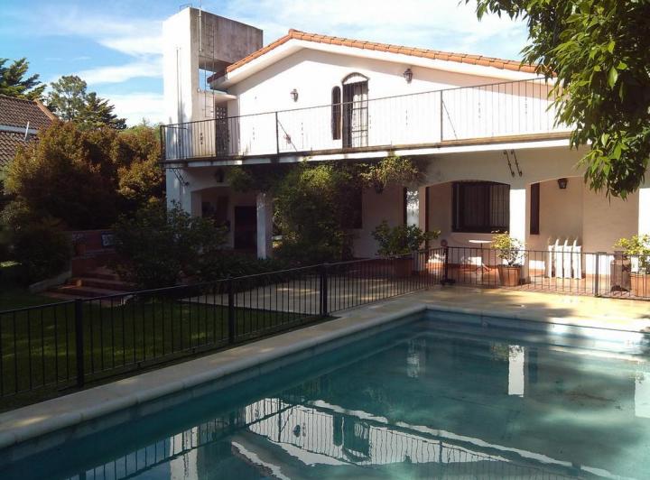 Casa · 120m² · 4 Ambientes · 2 Cocheras