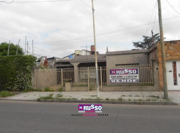 RUS-RUS-8465_2 · Venta Casa 3 Ambientes La Tablada