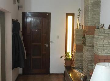 Casa · 406m² · 4 Ambientes · 2 Cocheras · Casa Dos Plantas Mas Galpón