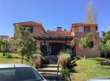 Casa de 7 ambientes, Uruguay · Barrio Privado Lindero Al International College (Los Niños Pueden Ir Caminando).