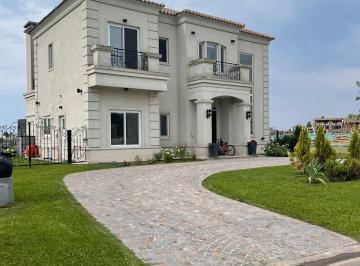 Casa de 6 ambientes, Ezeiza · Espectacular Casa con 5 Dorm. en Terralagos, Canning / Venta - Alquiler