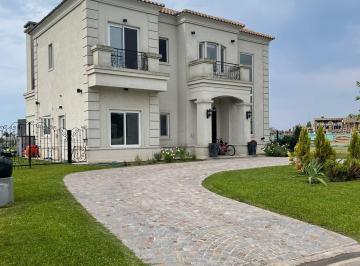 Casa de 6 ambientes, Ezeiza · Espectacular Casa en Venta con 5 Dorm. en Terralagos, Canning