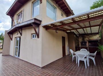 Departamento · 75m² · 4 Ambientes · Mar Azul Depto 4 Ambientes a Dos Cuadras del Mar!