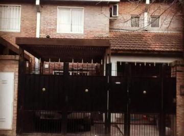 Casa · 87m² · 3 Ambientes · 1 Cochera · Duplex en Venta