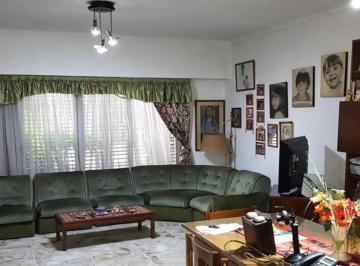 Casa · 190m² · 5 Ambientes · 2 Cocheras · Casa en Venta - Castelar Norte