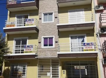 Departamento de 2 ambientes, La Matanza · Depto. 2 Amb con Terraza Propia en Isidro Casanova Centro Se Vende Alquilado