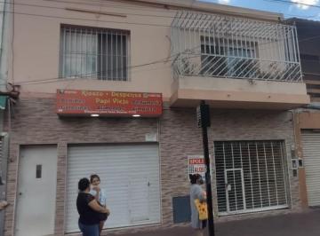 Local comercial · 175m² · 4 Ambientes · 2 Locales y Vivienda en Pa